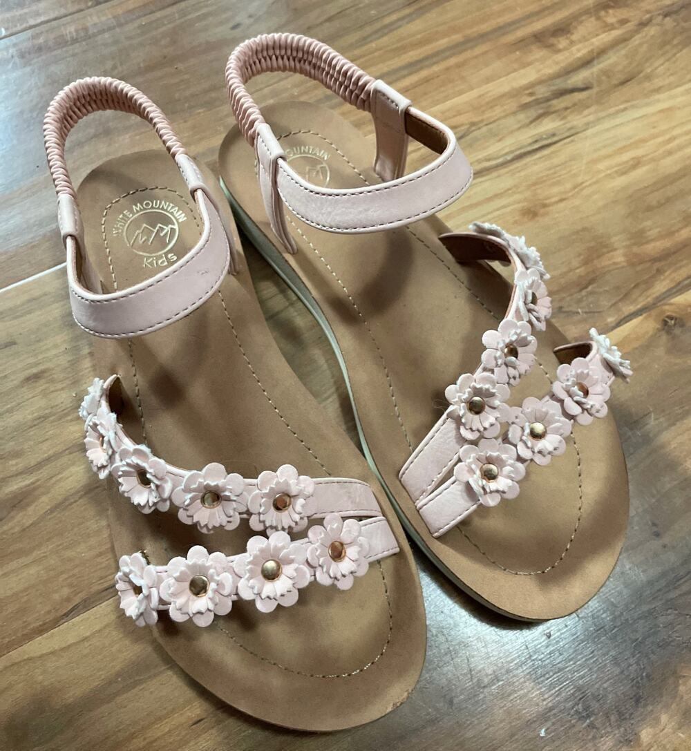 WHITE MOUNTAIN Kids Ease Floral Sandal, Lt.Blush/Smooth, Size 3 M w/Box
